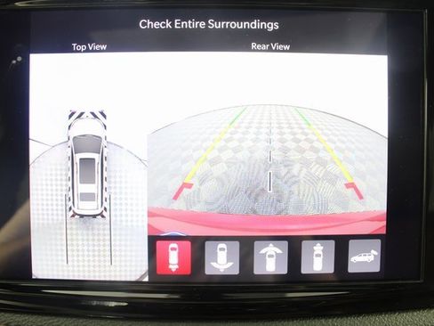 Used 2025 Chrysler Pacifica Pinnacle image 3