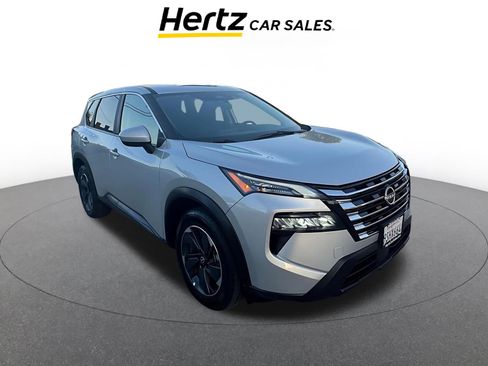 Used 2025 Nissan Rogue SV image 1