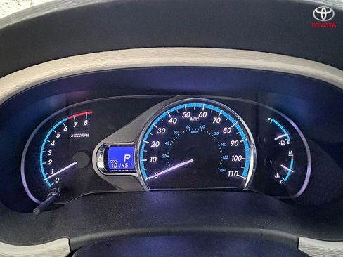 Used 2013 Toyota Sienna XLE image 19