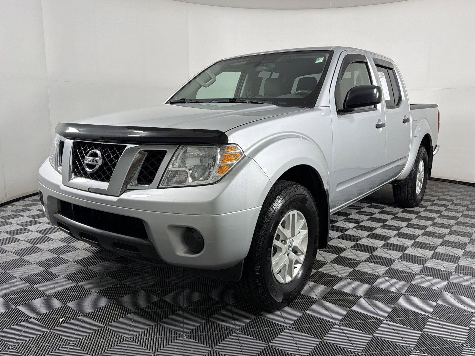 Used 2019 Nissan Frontier SV AWD/4WD image 3