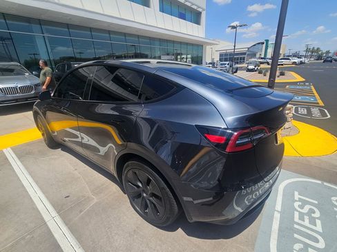 Used 2025 Tesla Model Y Long Range RWD image 5