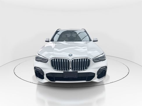 Used 2021 BMW X5 xDrive40i w/ M Sport Package image 3