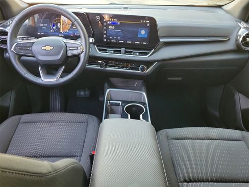 Used 2025 Chevrolet Equinox LT image 11