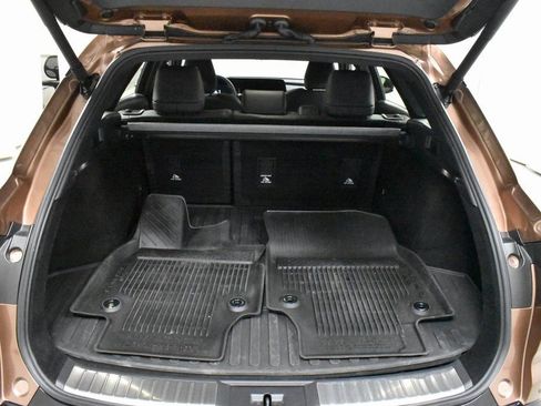 Used 2025 Toyota Crown Signia Limited image 11