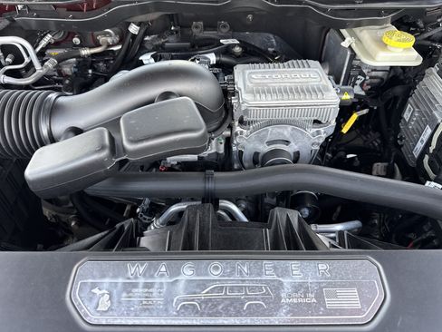 Used 2022 Jeep Wagoneer Series II AWD/4WD image 33