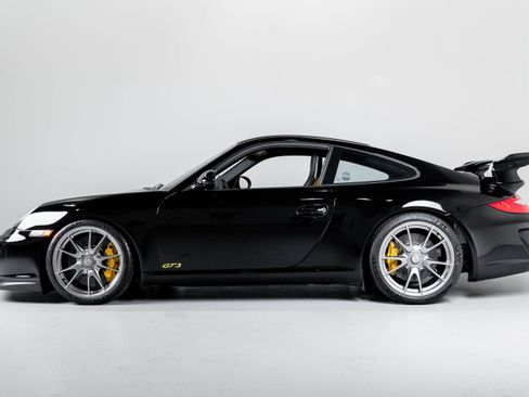 Used 2010 Porsche 911 GT3 RWD image 4