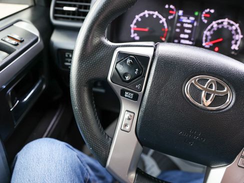 Used 2022 Toyota 4Runner SR5 Premium w/ Moonroof Package RWD image 20