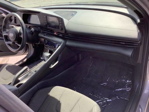 Used 2025 Hyundai Elantra Sport FWD image 32