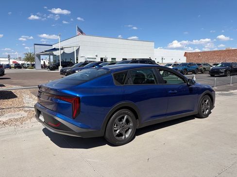 Used 2025 Kia K4 FWD image 2