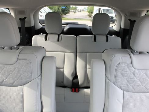 New 2026 Ford Explorer Platinum w/ LUX Leather Package AWD/4WD image 25