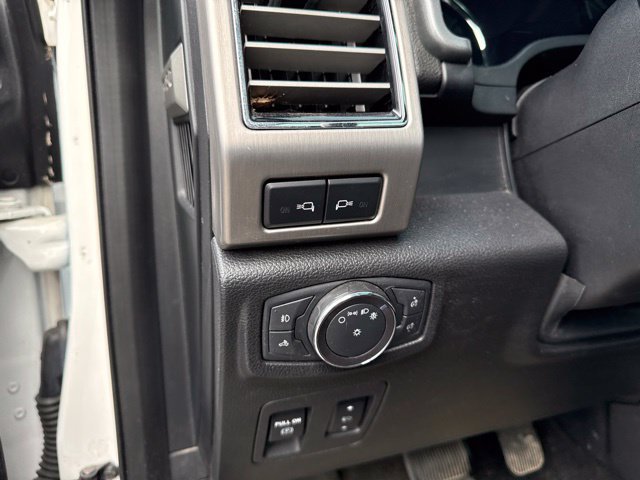 Used 2018 Ford F150 Platinum w/ Equipment Group 701A Luxury AWD/4WD image 12