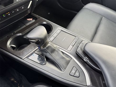 Used 2022 Lexus UX 250h w/ Premium Package image 26