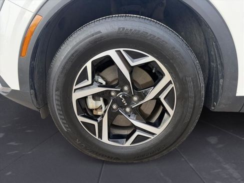 Used 2024 Kia Sportage LX image 10