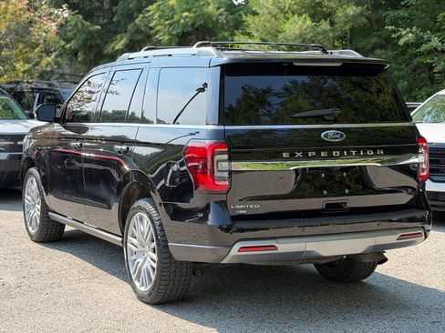 Used 2024 Ford Expedition Limited AWD/4WD image 3