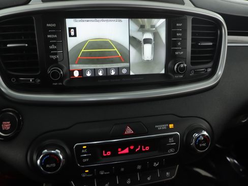 Used 2019 Kia Sorento SX image 14