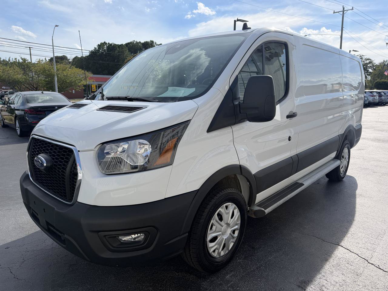 Used 2025 Ford Transit 250 Low Roof w/ Exterior Upgrade Package RWD image 4