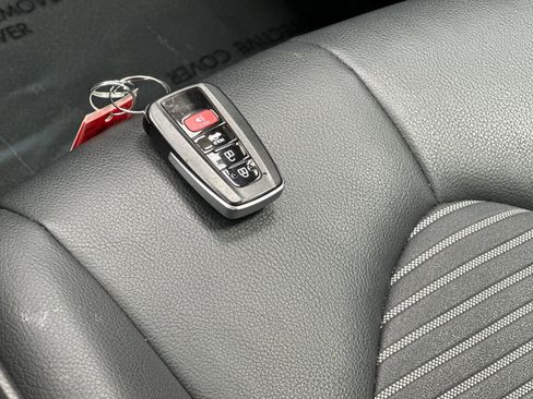 Used 2023 Toyota Camry SE w/ Convenience Package FWD image 12