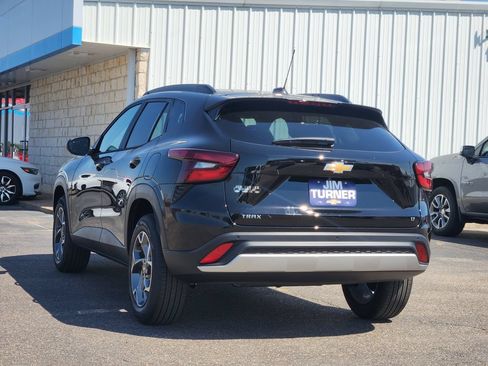 New 2026 Chevrolet Trax LT w/ Driver Confidence Package FWD image 5