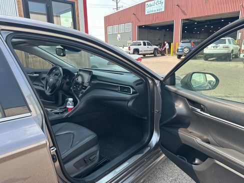 Used 2021 Toyota Camry XSE FWD image 23