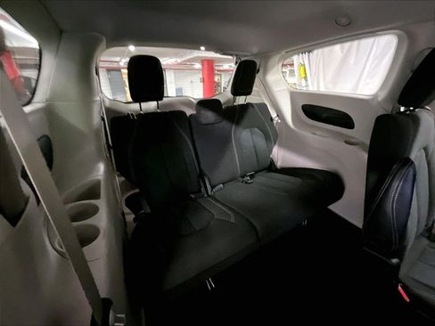 Used 2024 Chrysler Voyager LX FWD image 15