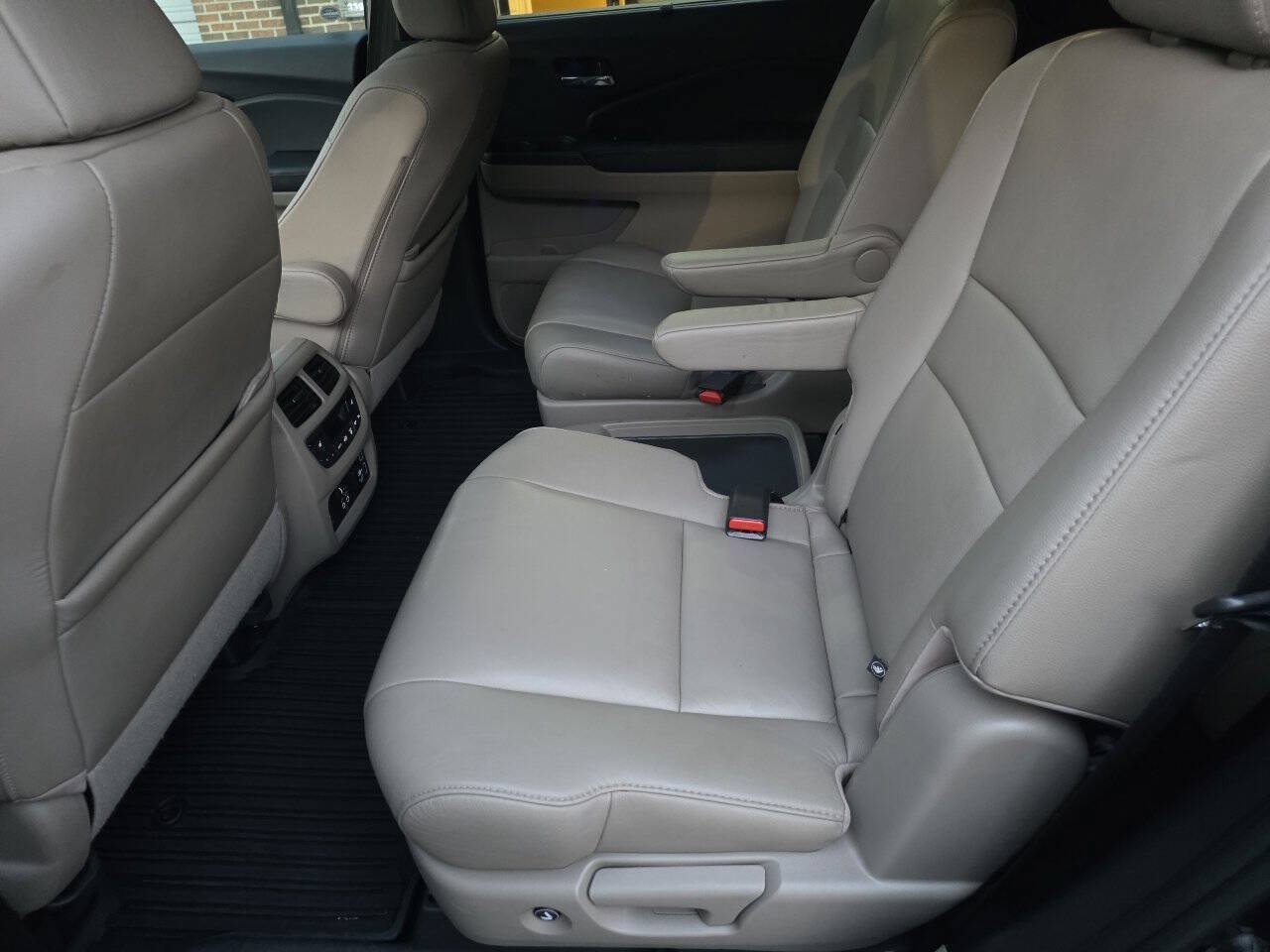 Used 2019 Honda Pilot Touring image 20