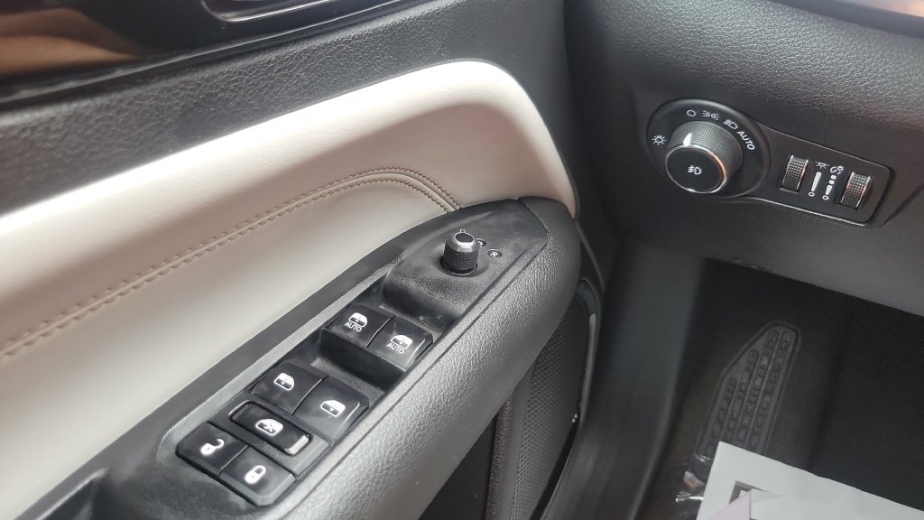 Used 2024 Jeep Compass Limited AWD/4WD image 19