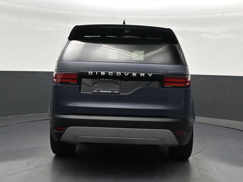 Used 2024 Land Rover Discovery S AWD/4WD image 4