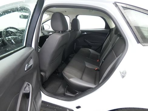 Used 2014 Ford Focus SE FWD image 16