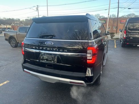Used 2024 Ford Expedition Limited AWD/4WD image 5