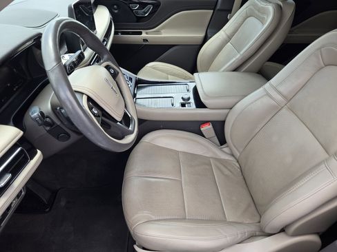 Used 2022 Lincoln Aviator Reserve w/ Equipment Group 201A AWD/4WD image 12