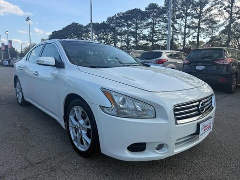 Used 2014 Nissan Maxima 3.5 SV w/ Premium Package image 2