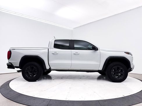 Used 2024 GMC Canyon Elevation w/ Elevation Premium Package image 40