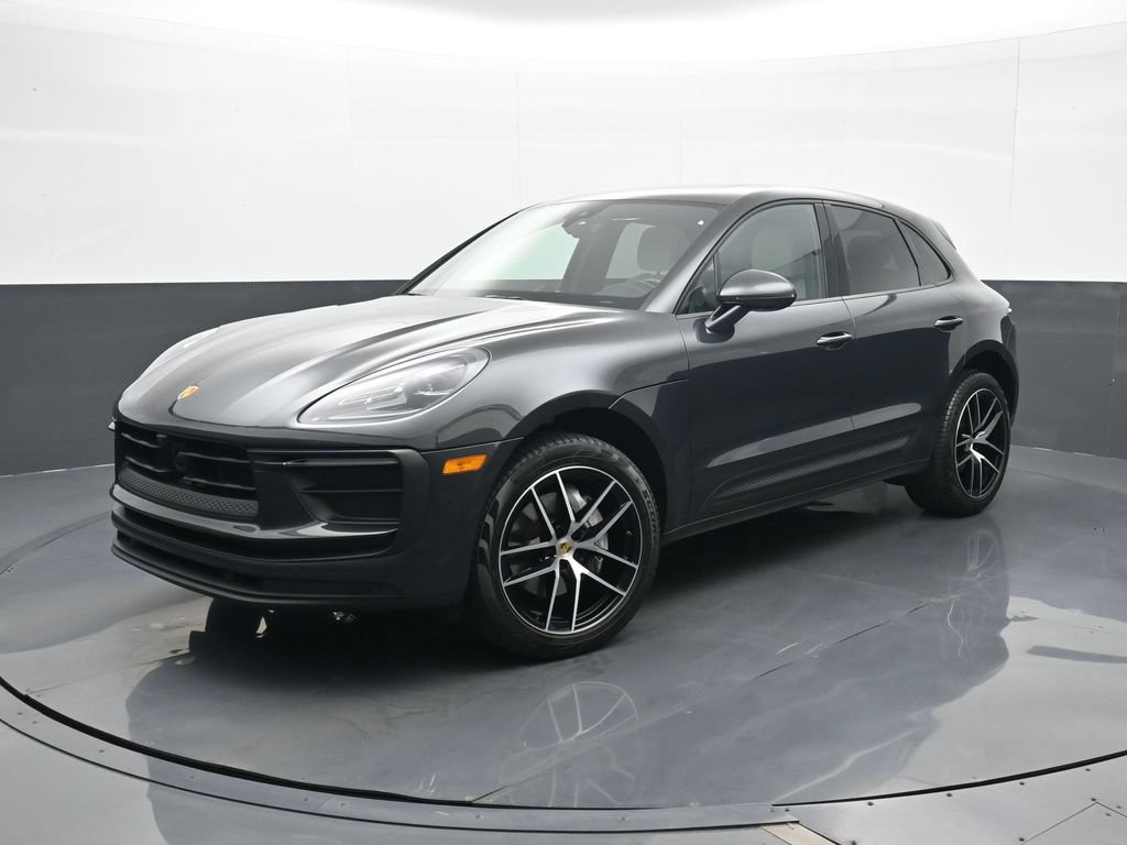 Certified 2023 Porsche Macan AWD/4WD image 1