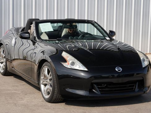 Used 2010 Nissan 370Z Touring w/ Sport Pkg image 44