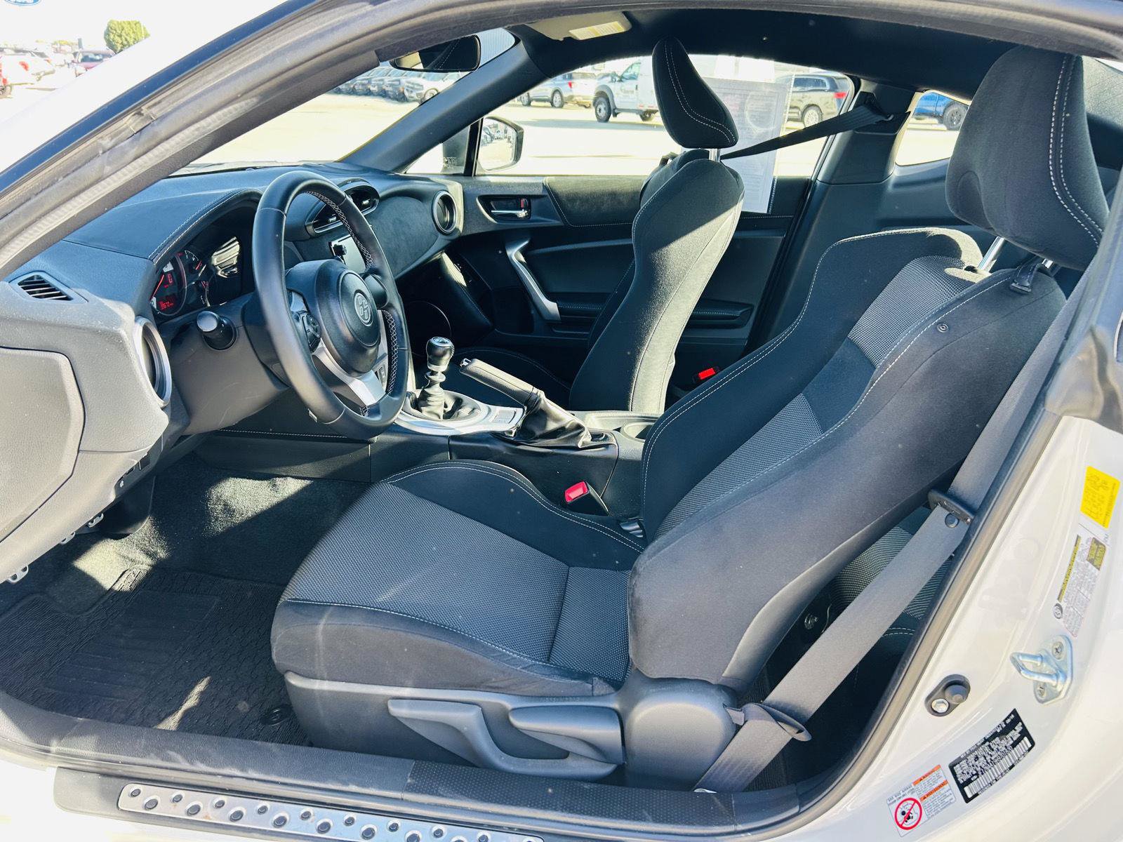Used 2017 Toyota 86 RWD image 3