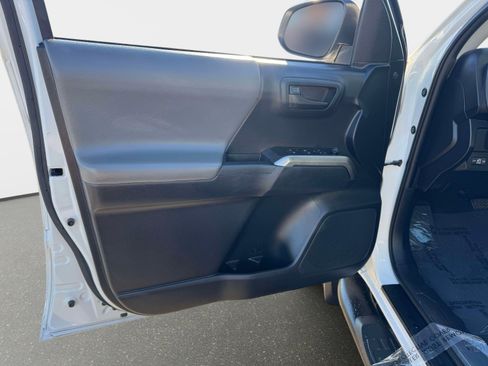 Used 2019 Toyota Tacoma SR5 image 18