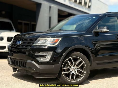 Used 2017 Ford Explorer Sport w/ Equipment Group 401A AWD/4WD image 2