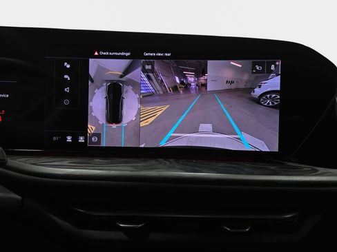 Used 2025 Audi Q5 Prestige image 25