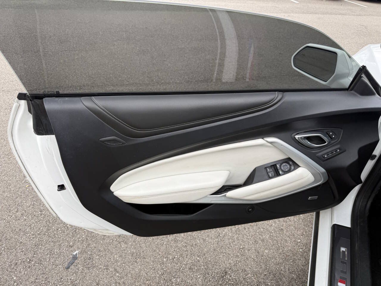 Used 2016 Chevrolet Camaro LT RWD image 12