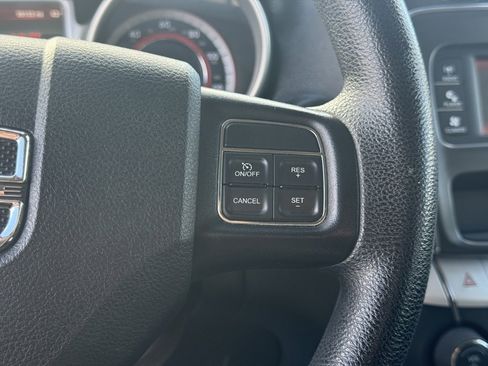 Used 2015 Dodge Journey SXT w/ Flexible Seating Group image 16