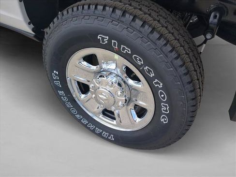 New 2026 RAM 2500 Tradesman w/ Chrome Appearance Group AWD/4WD image 10