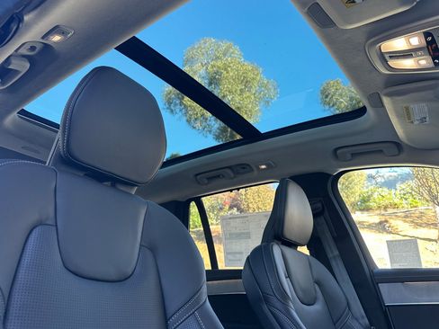 New 2026 Volvo XC90 B6 Ultra w/ Lounge Package image 15