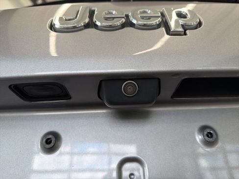 Used 2021 Jeep Cherokee Latitude Lux image 7