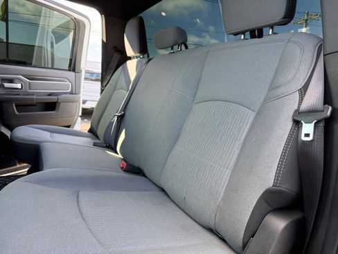 Used 2022 RAM 2500 Big Horn w/ Cold Weather Group image 17