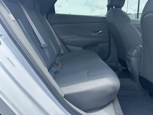 Used 2024 Hyundai Elantra SEL FWD image 15