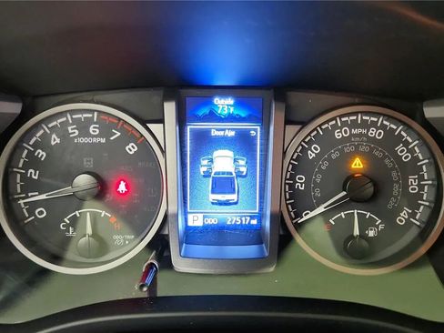 Used 2023 Toyota Tacoma TRD Sport image 25