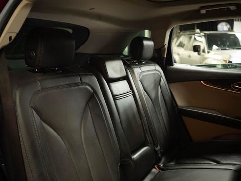 Used 2019 Lincoln Nautilus Reserve AWD/4WD image 17