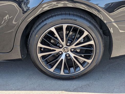 Used 2020 Toyota Camry SE FWD image 32