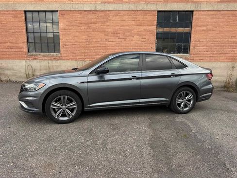 Used 2019 Volkswagen Jetta R-Line image 4