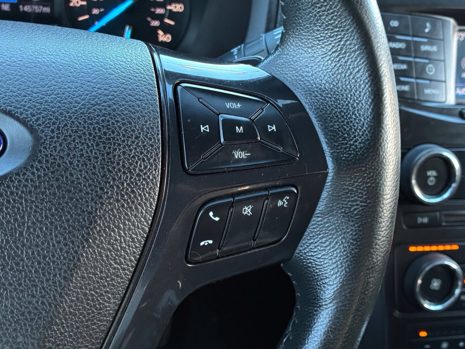 Used 2017 Ford Explorer XLT AWD/4WD image 24